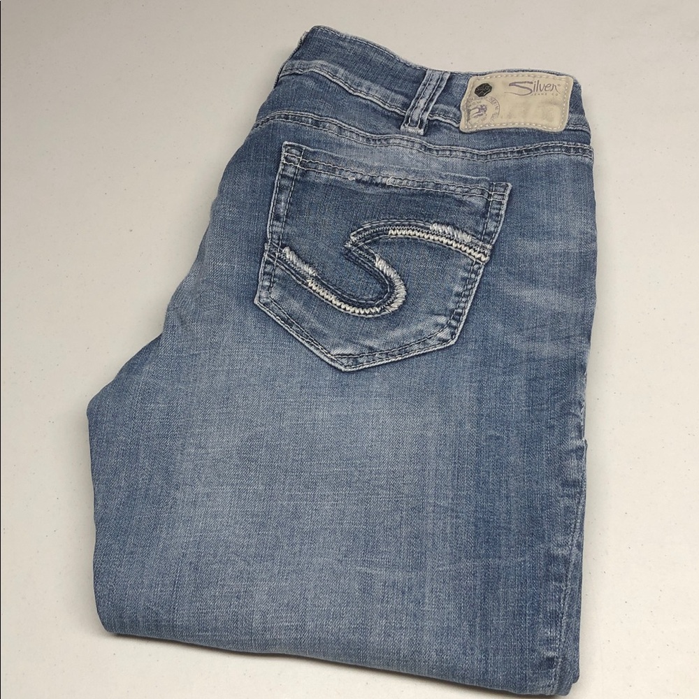 SILVER SUKI MID STRAIGHT JEANS 32x32 ⭐️